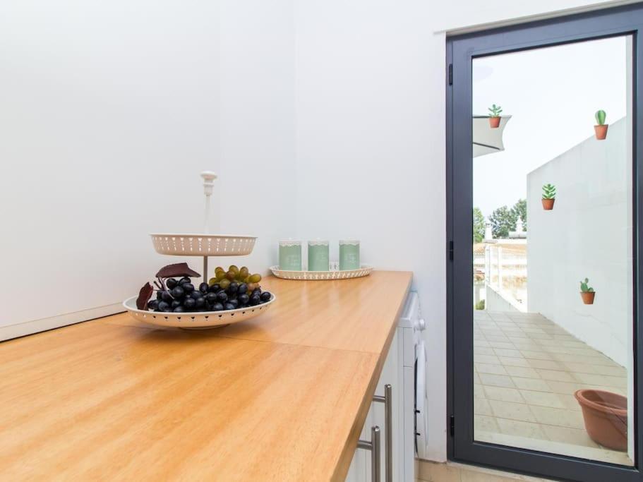 Rainbow House - Sea View & Pool & Garage & Garden & Albufeira Villa Eksteriør billede