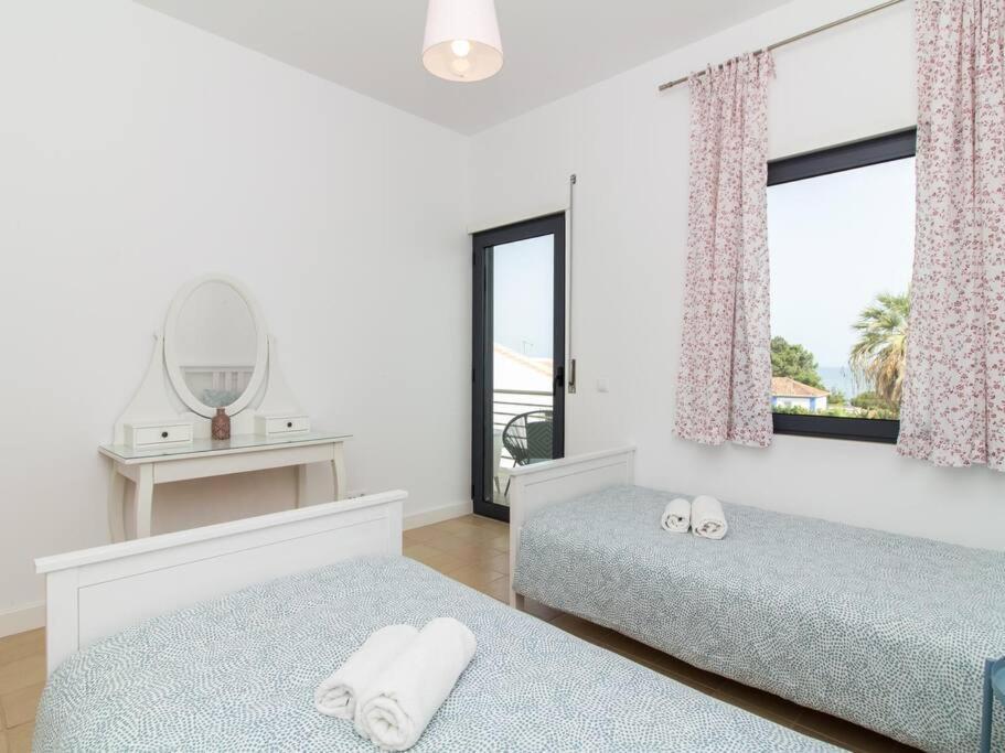 Rainbow House - Sea View & Pool & Garage & Garden & Albufeira Villa Eksteriør billede